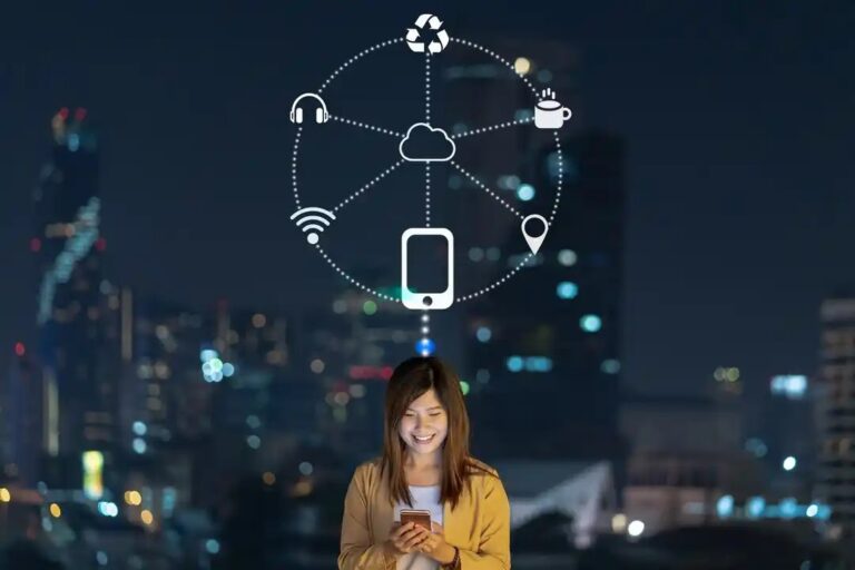 How to Use Your Phone Like a Local No Matter  Where You Travel?